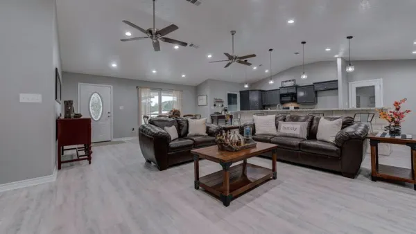 Lufkin Floors Unlimited, Inc.: Transform Huntington, TX Residences with Style
